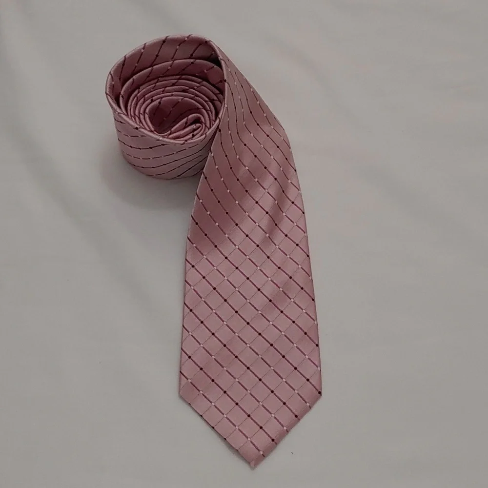 Geoffrey Beene Men's  100% Silk Neck Tie